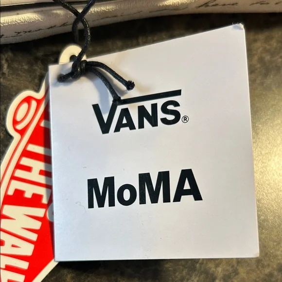 Vans Women’s/Kids MOMO Slip-On Sneakers size 5 women’s (3.5 men’s) - Picture 2 of 3